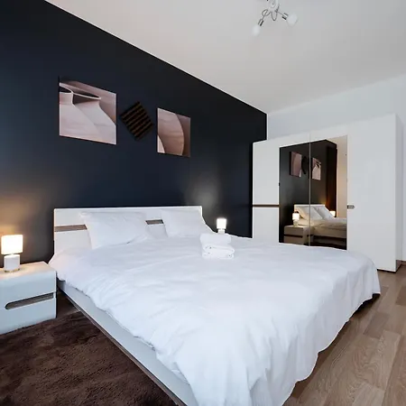 Apartment Tabelowa Deluxe With Garden Lodz